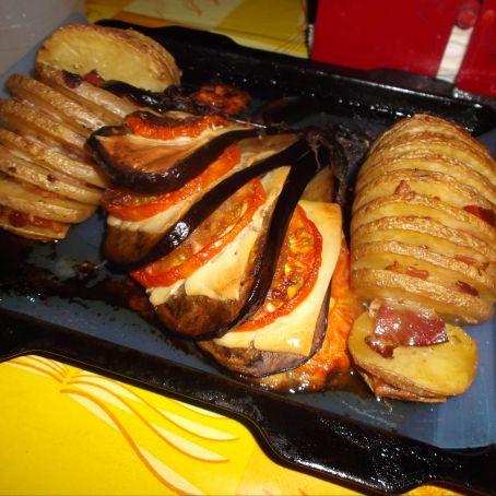 Berenjenas en abanico con patatas