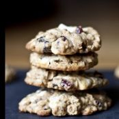 Cookies de avena, chocolate blanco y frutas del bosque