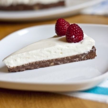 Tarta de Nutella con yogur, nata y frambuesas