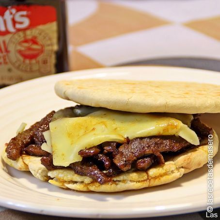 Bocadillo de ternera a la salsa barbacoa