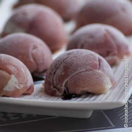bombones de jamón, rellenos de gorgonzola, pasas y nueces