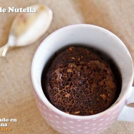 BROWNIE CALIENTE DE NUTELLA EN 3 MINUTOS