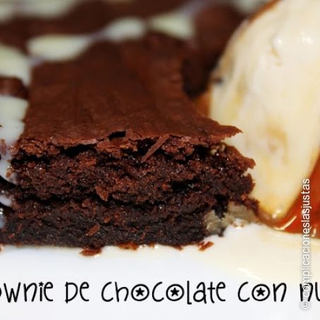Brownie de chocolate con nueces fácil