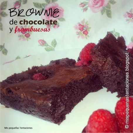 Brownie de chocolate y frambuesas