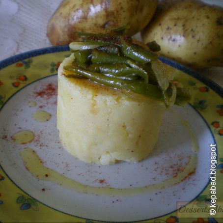 Nidos de puré de patata y judías verdes caramelizadas