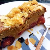 Clafoutis de gofio con cerezas y almendras