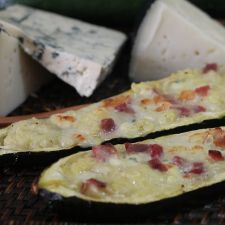 Calabacines rellenos a los 3 quesos