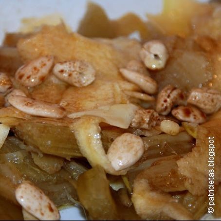 Ensalada de cardo, manzana y frutos secos