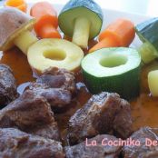 Carrilleras al pimentón con verduras