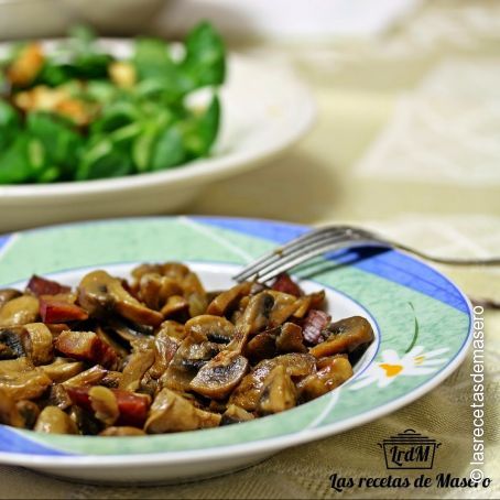 Champiñones con jamón