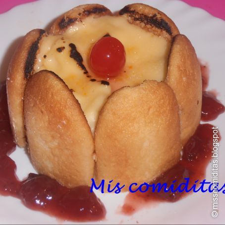 Charlota rellena de crema