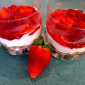 Cheesecake de fresas en vasitos - Paso 4