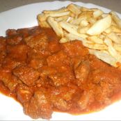 Carne con tomate