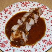 Solomillo de cerdo con salsa de Coca-Cola y sopa de cebolla