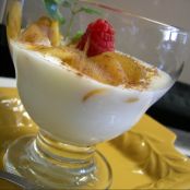 Copa de manzana con yogur y canela