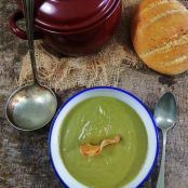 CREMA VERDE CON CHIPS DE MANZANA CRUJIENTE