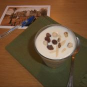 Copa helada de yogur y frutos secos