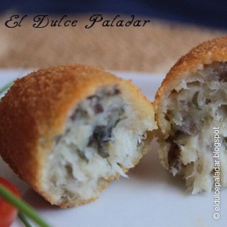 Croquetas de pescado y algas marinas