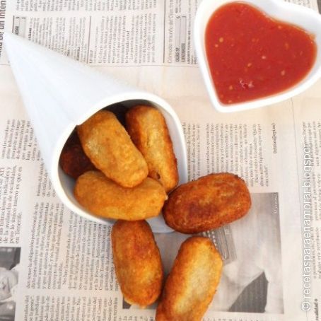 CROQUETAS DE CAMEMBERT Y NUECES CON MERMELADA DE TOMATE