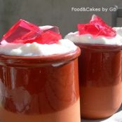 Cuajada de mascarpone con gelatina de fresas (Thermomix)