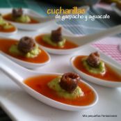 Cucharillas de gazpacho y aguacate