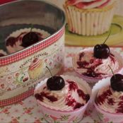 CUPCAKES DE CEREZA