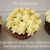 Cupcakes de fresa con cobertura de mascarpone y chocolate blanco