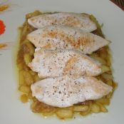 Delicias de pavo en salsa de manzana y vermut