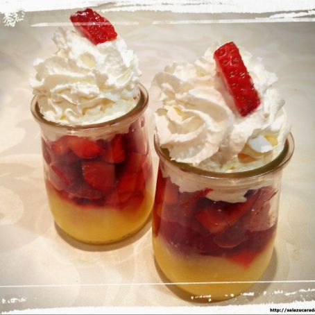 Vasitos de Lemon Curd y Chantilly