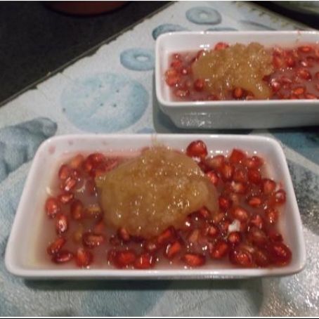 Granada con ponche de chirimoya y miel