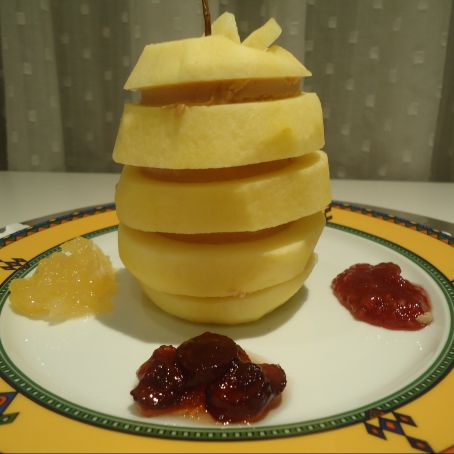 Manzana rellena de foie y mermelada