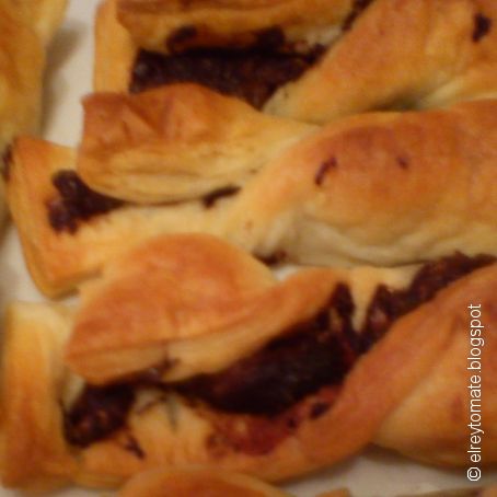 Lacitos de hojaldre y chocolate