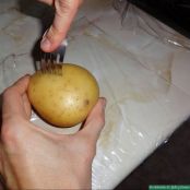 Filetes de cerdo con salsa de piquillos y patatas gajo - Paso 1