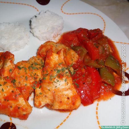 Pollo guisado con pimientos