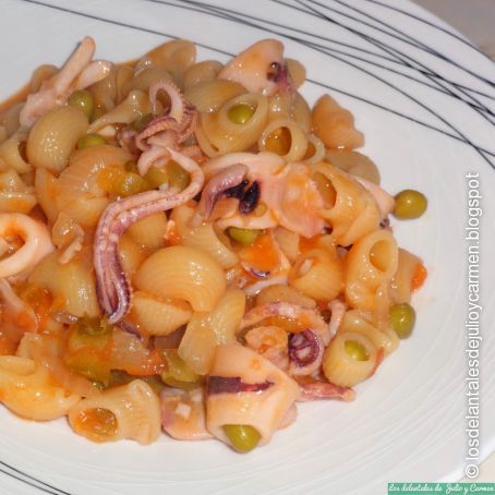 Tiburones con calamares