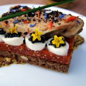 Tosta de Caballa ahumada con gominola de tomate y mostaza