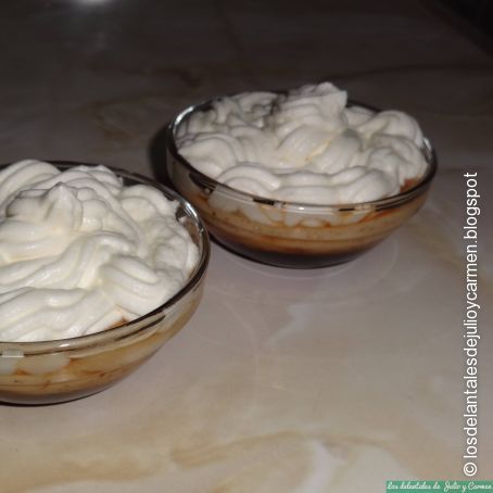 Natillas al toque de café con caramelo irlandés