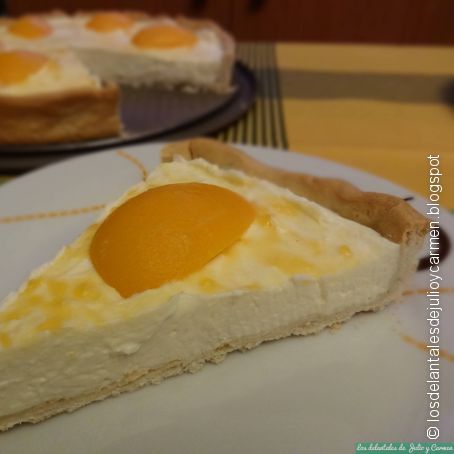 Tarta de queso con melocotones