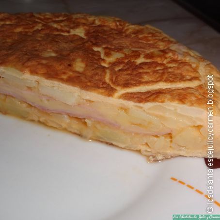 Tortilla rellena de jamón y queso