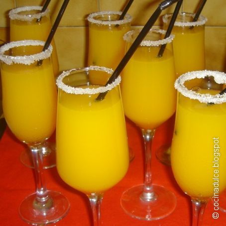 Cóctel de mandarina al cava (Mimosa)