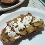 Berenjena asada con vinagre balsámico sobre torricado