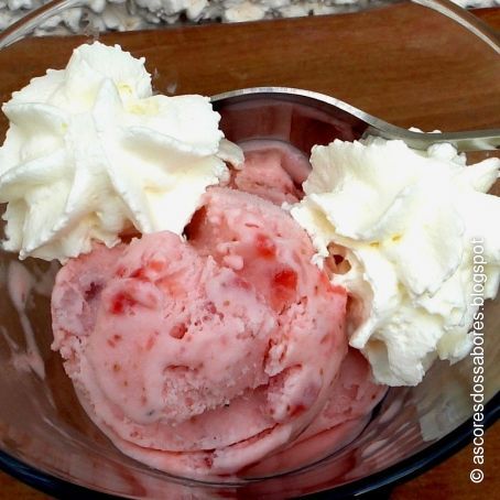 Helado de fresas deshidratadas