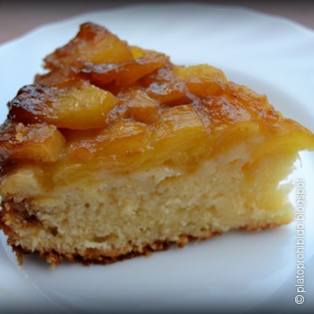Tarta invertida de piña