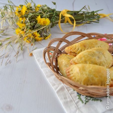 Empanadillas de morcilla y manzana con masa casera