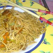 Yakisoba con pollo