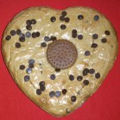 Blondie: corazón de brownie rubio con galletas rellenas de chocolate