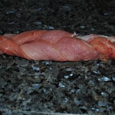 Trenzas de solomillo de cerdo con champiñones picantes