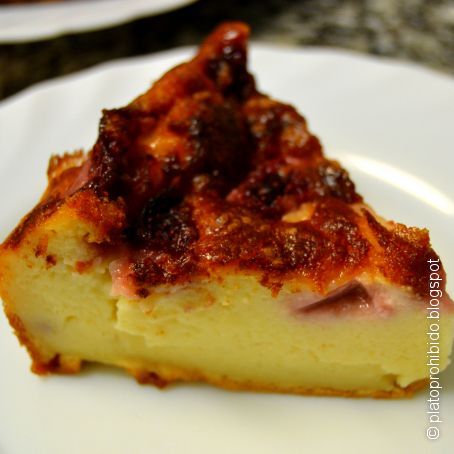 Cafloutis de fresas y chocolate blanco