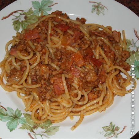Espaguettis a la boloñesa