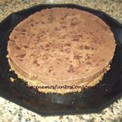 Tarta cuajada de chocolate con base de galletas